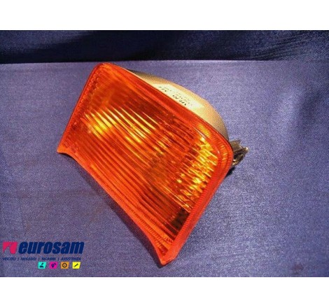 FANALINO FRECCIA SX MERCEDES AXOR