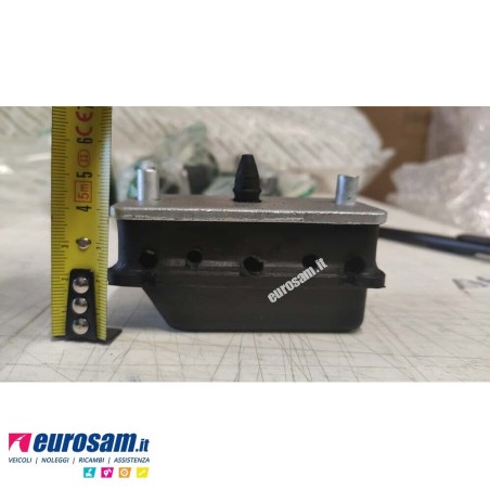 Tassello superiore paracolpo tra rinforzo e balestra Iveco Daily dal 2000 in poi