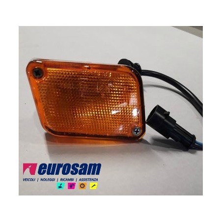 FANALINO FRECCIA DX SU PEDANA IVECO EUROTECH EUROCARGO EUROTRAKKER 93-